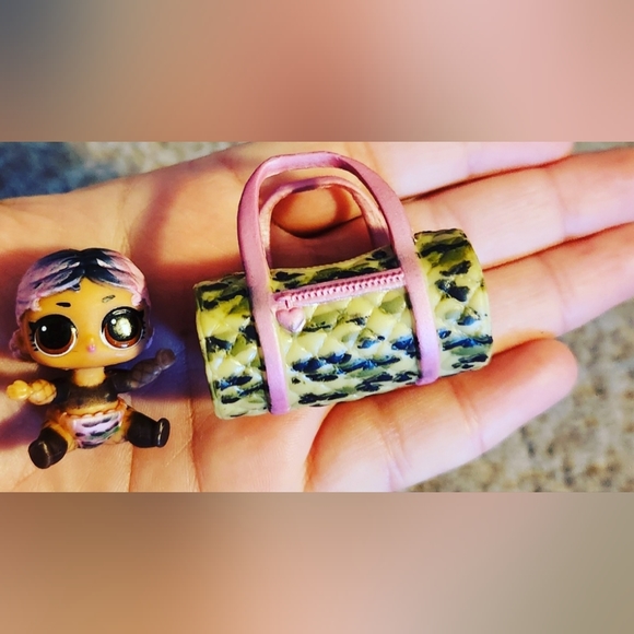 LOL Surprise Dolls Mixed Lil Sister Lot - Picture 9 of 9